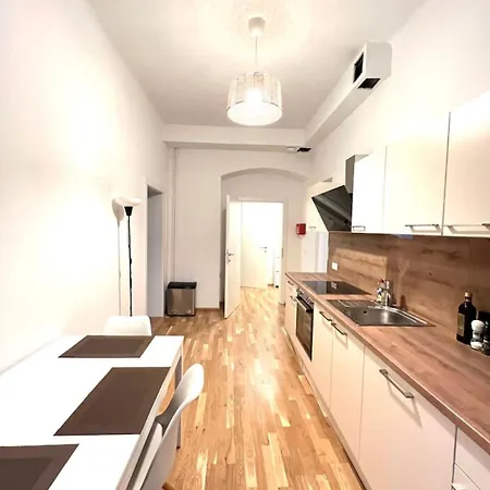 Living Eggenberg 9 Грац